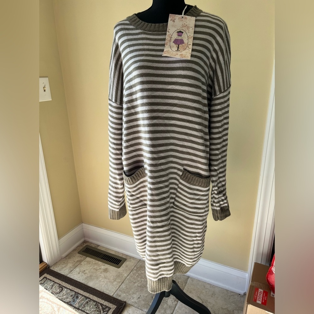 🆕 Easel Women's M Green Striped Knit Sweater Dress w/ Pockets Casual Oversized - Picture 2 of 10